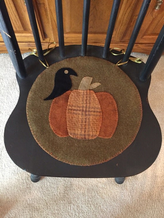 Items similar to Pumpkin Crow Wool Chair Mat, Wool Applique Pumpkin