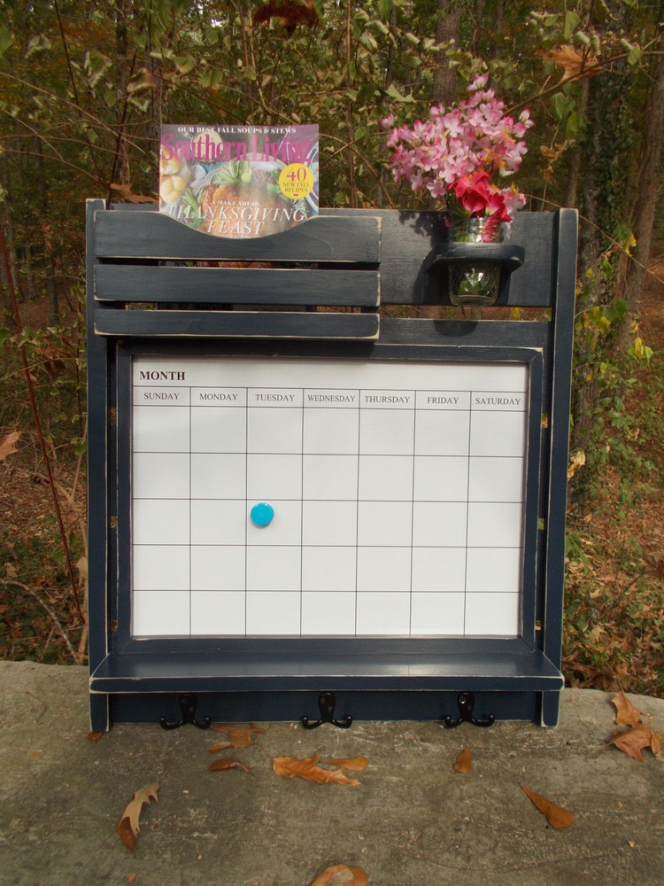 Magnetic Calendar/Family Center/Message by SouthernWoodsStyle