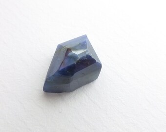 Blue SAPPHIRE Geometric. Navy Blue. Natural Unheated / Untreated. Freeform. 1 pc. 5.74 cts. 11x8x7 mm (S1605)