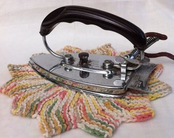 VINTAGE Durabilt Travel Iron