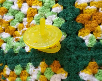 Vintage 1980s Cabbage Patch Kids Dolls Jouet Seulement Pacifier, Flexible Yellow Gold