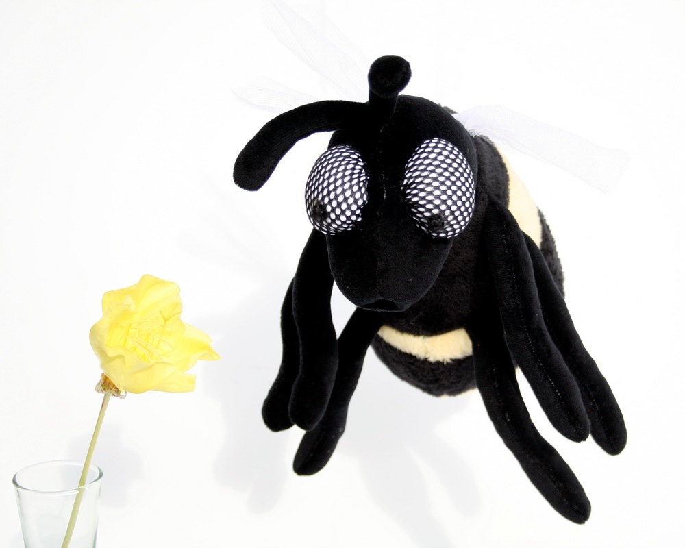 honey bee soft toy