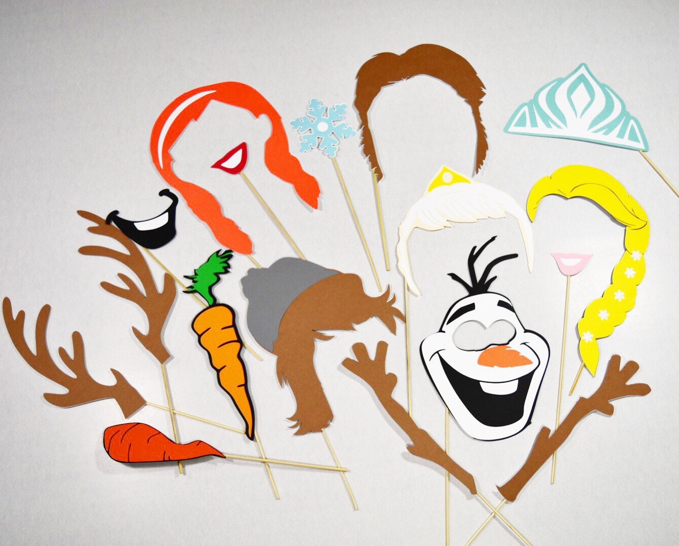 Frozen photo booth props set