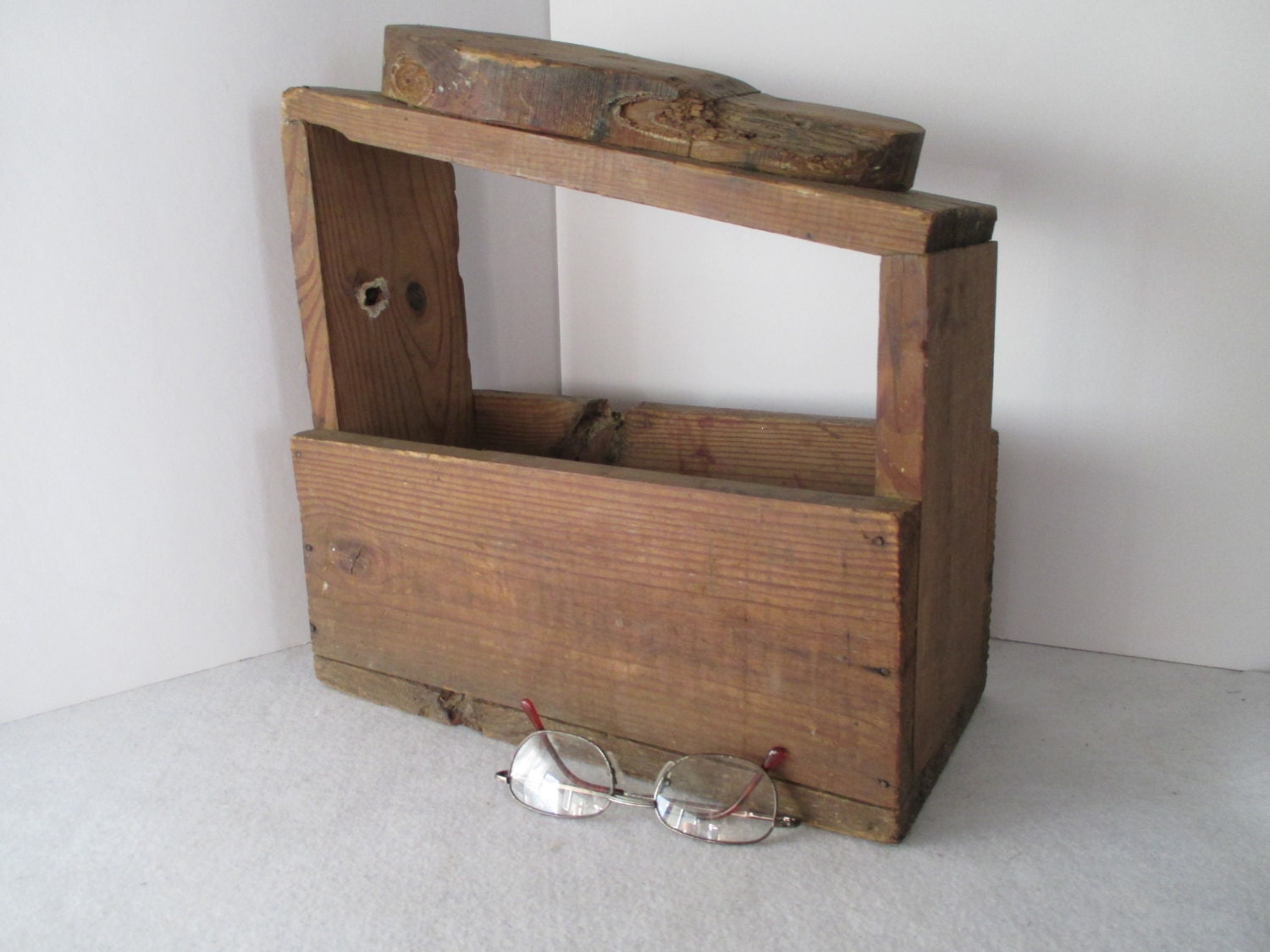 shoe polish stand