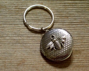 Silver Bee Locket Key Chain, Silver Plated Locket Key Ring , Honeybee Locket, Split Ring Key Holder, Unisex Key Chain, Bee Jewelry