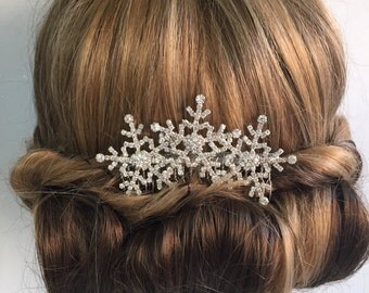 Bridal headpiece - Winter snowflake hair comb -Wedding hair comb - Bridal hair accessories - party headpiece.