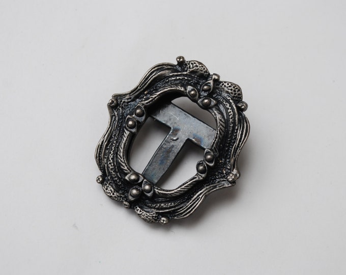 Pewter Photo frame Brooch Oval picture frame pin