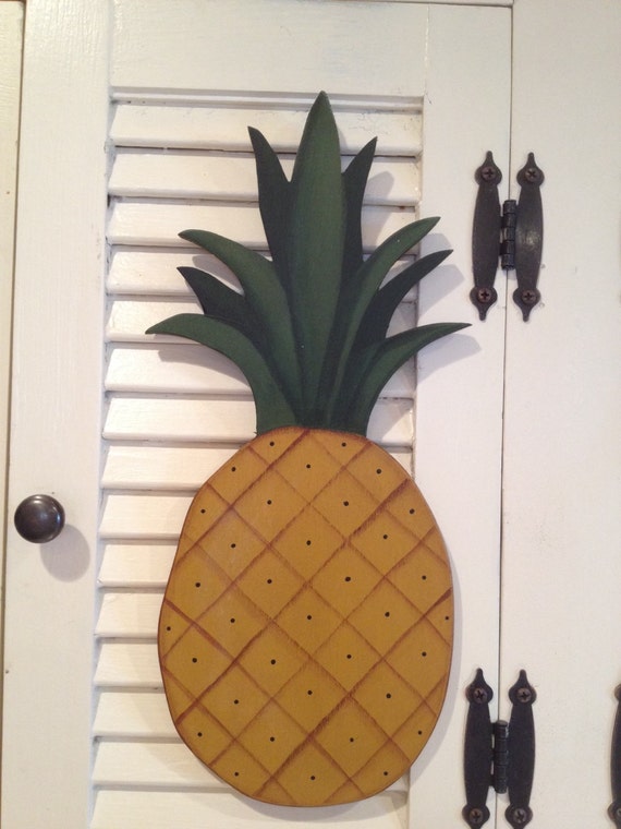Primitive Pineapple Wall Plaque Hand Crafted by VintageTrimmings
