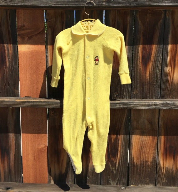 VTG Winnie The Pooh Yellow Footed Sleeper Sz 12-24M Yellow Terry Cloth Plastic Feet