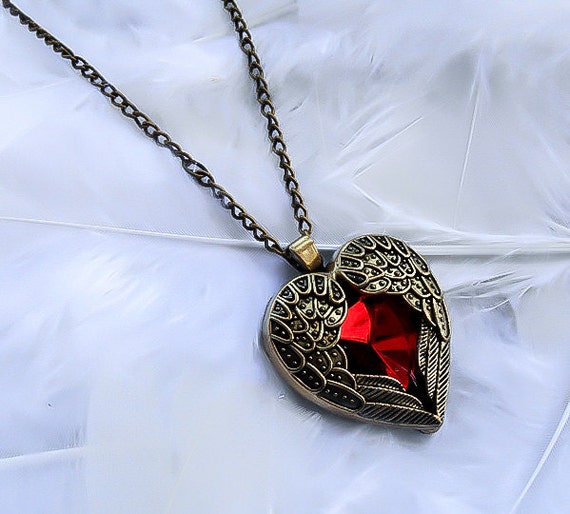 Steampunk heart necklace Queen of hearts by KingsfieldInn on Etsy