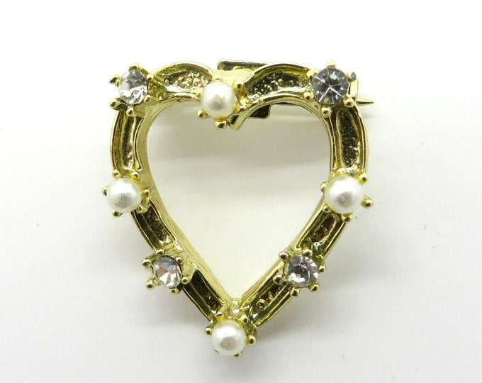 ON SALE! Gerry's Heart Brooch, Vintage Faux Pearl and Rhinestone Gold Tone Heart Pin