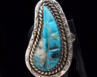 Leaf-Shaped Turquoise Ring Set in Silver Size 10