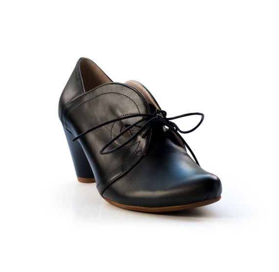 womens black oxford heels