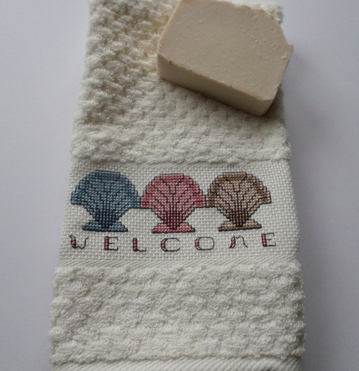 Cross Stitch Fingertip Towel with Sea Shells