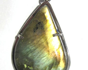 labradorite pendant