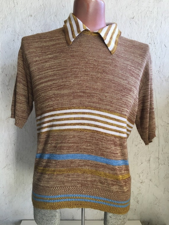 Vintage 60s 70s Mens Knit Shirt . Collared Short Sleeve