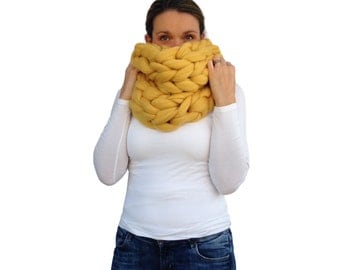 Chunky knitted Scarf, 70+ colours Giant Extreme Infinity chain scarf, Super chunky bulky scarf, knitting Merino, chunky yarn M045