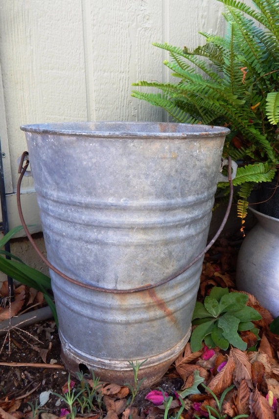 Items similar to Galvanized metal water well Bucket, round Metal Bucket