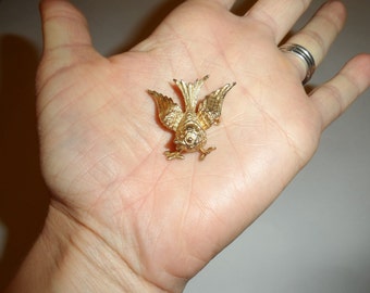 Year End SALE! MANSELLE Brooch Vintage Gold Toned Bird Pin Soaring Bird Jewelry