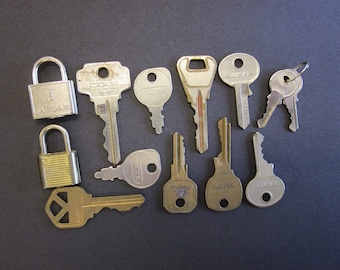 Lot of 11 Vintage Keys and 2 Small Locks