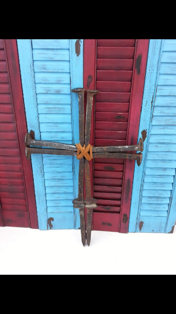 Items similar to Railroad Spike Cross, Rustic Metal Wall Art, Metal Wall Decor on Etsy