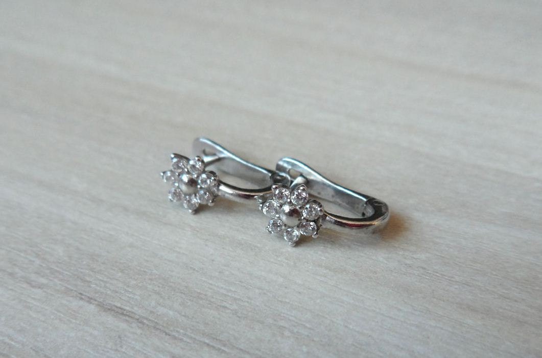 925 Sterling Silver English Lock Earrings Cluster