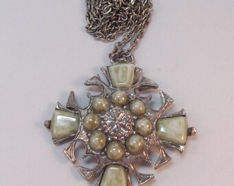 Items similar to Vintage Hollywood Necklace on Etsy