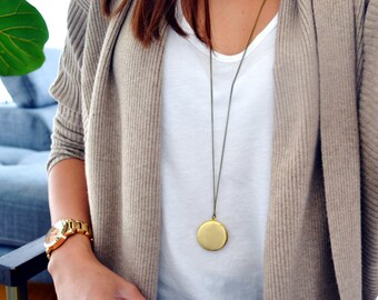 Elegant Vintage Golden Locket - Picture Frame - Minimalist - Long Necklace