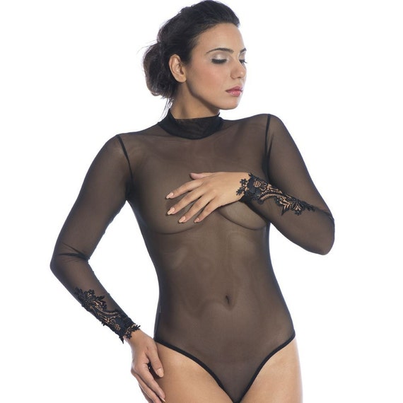 black v wire mesh and lace body used