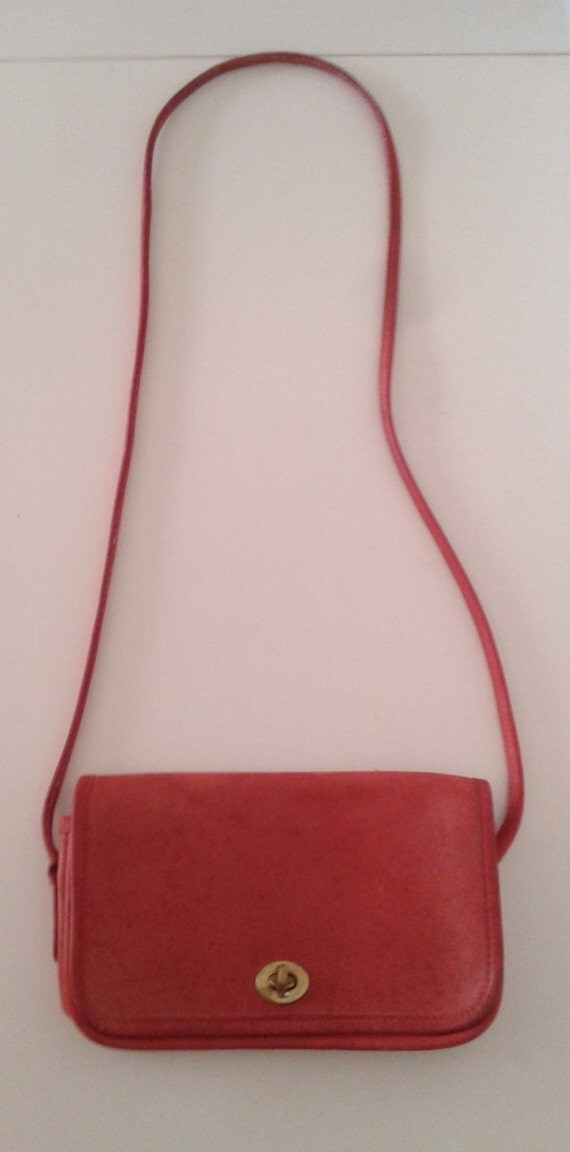 Vintage Coach 4505 Red Leather Shoulder Bag Purse Gold Twist