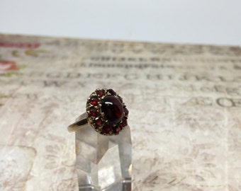 Vintage 9ct Garnet Ring / Cocktail Ring / Victorian garnet Ring