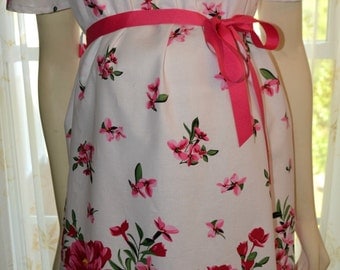 Maternity Hospital Gown with MILK BREAKS nursing feature/Bed of Roses/Fits pre-preg. size 2/4