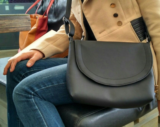 Shoulder bag, Vegan Leather bag, Crossbody bag, Black crossbody, Medium bag, Woman bags