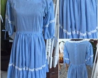 SALE Vintage 1950 Gingham with Full Swing Medium