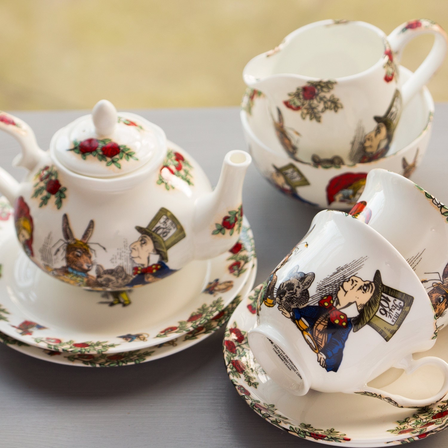 alice in the wonderland tea set