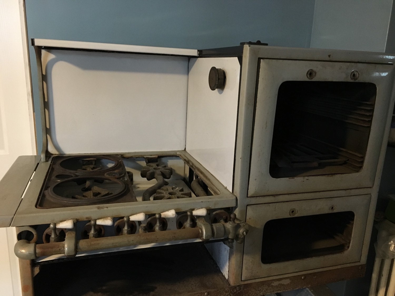 Antique ANDES Cast Iron Gas Stove Local Pick Up Only