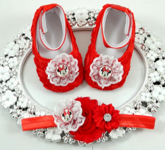 Items similar to Baby Girl Crib Shoes and Headband Set, Newborn Baby