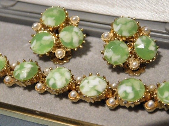 Bracelet and Clip On Earrings Set Marbled Art Glass Rhinestones Faux Pearls Demi Parure Vintage Wedding Bride Bridal Jewelry Green White