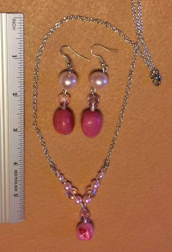 Beautiful pink stones and Crystal jewelry set