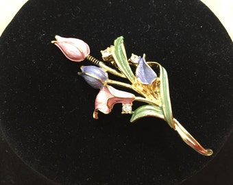 Beautiful Vintage Trembler Pin Brooch enameled with rhinestone accents--must see!