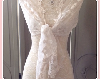 Cream Vintage Style Lace Wrap Scarf Shawl Weddings Races Proms Seasonal Romatic Gift Idea