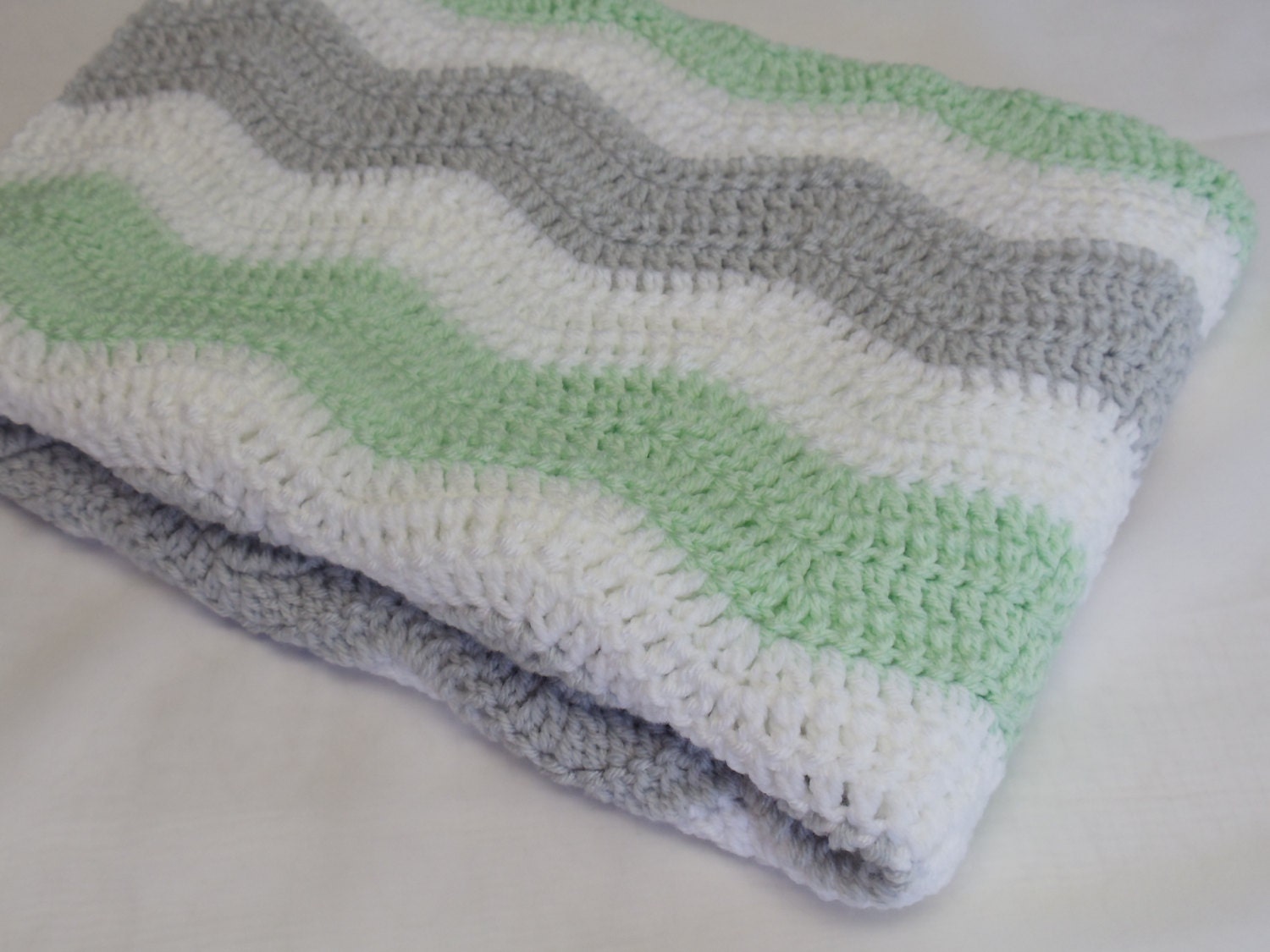 crochet-baby-blanket-gender-neutral-chevron-pattern-in-mint