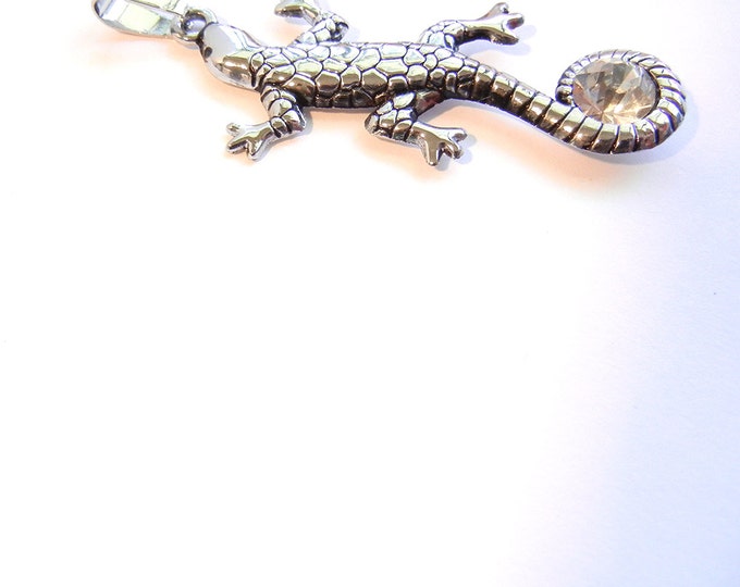 Silver-tone Lizard Pendant with Tail Around Rhinestone