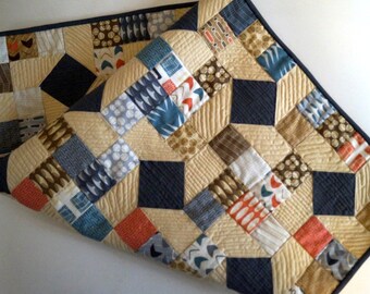 Hoppy Moments Quilted Table Topper NCU0PTT953