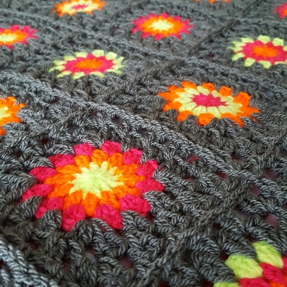 Stunning Grey Neon Crochet BLANKET Retro Sunburst Granny Squares 54 x 60