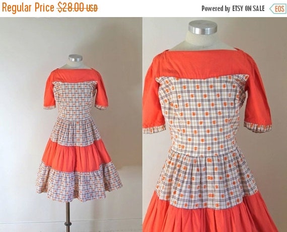 25% off AWAY SALE vintage 1960s little girl's dress by MsTips