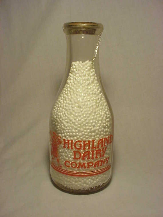 1940 The Highland Dairy Company Bloomfield Conn. One Quart