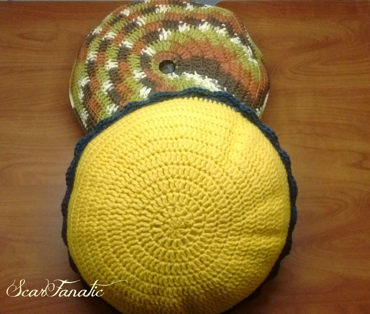 PATTERN ONLY Easy Crochet Round Throw Pillows/ Tufted/ photos