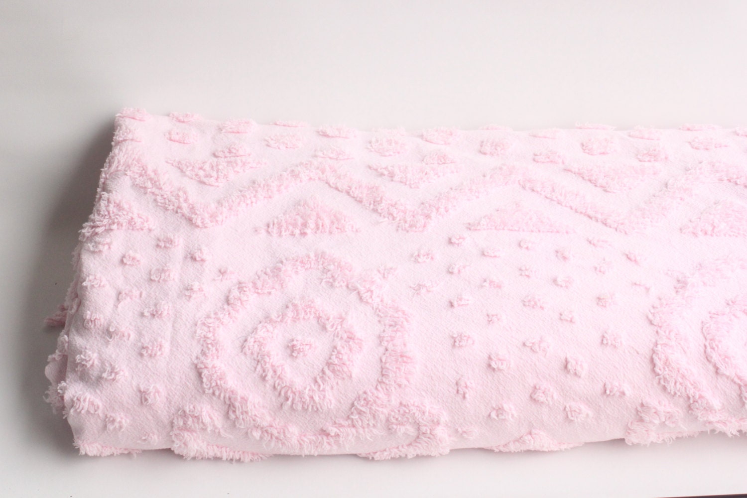 Vintage Light Pink Chenille Queen Size Bedspread