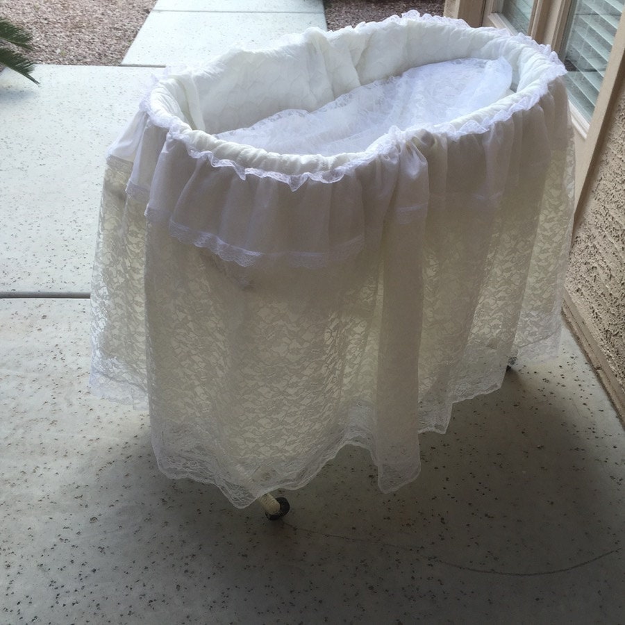 Vintage skirt lace 2 tiers baby basket with liner and lace